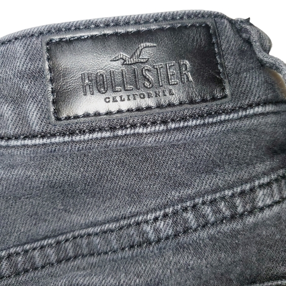 🔥Hollister Black Ultra High Rise Mom Distressed‎ Fringed Denim Shorts Size 27 - Picture 4 of 11